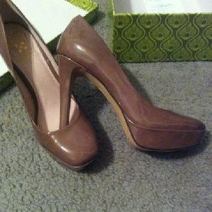Sold NWOT Vince Camuto nude platform pumps 5.5