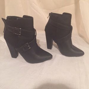 JustFab Luma Size 8 Black Ankle Boots