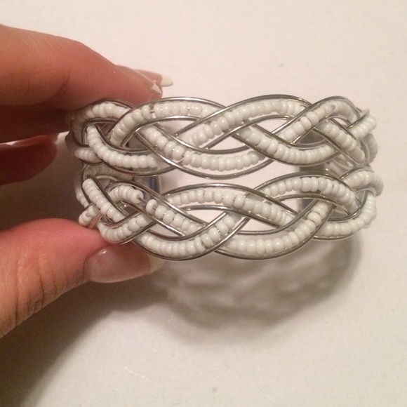 Jewelry - Silver and white braided bead bracelet