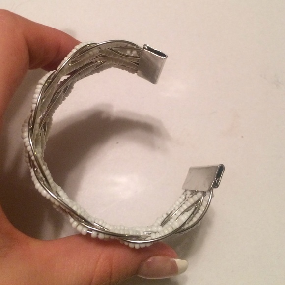 Silver and white braided bead bracelet - Picture 2 of 2