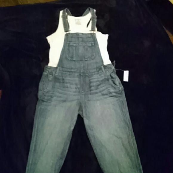 NWT Skinny ankle length overalls