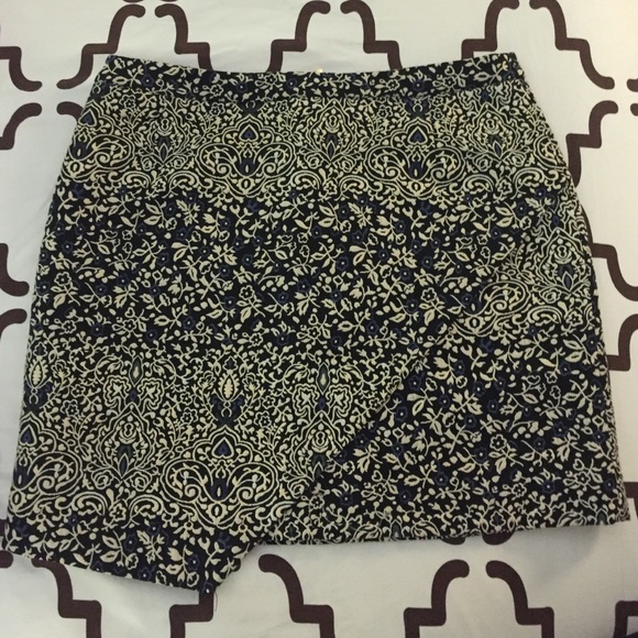 Printed Faux Wrap H&M Black Skirt Size 12