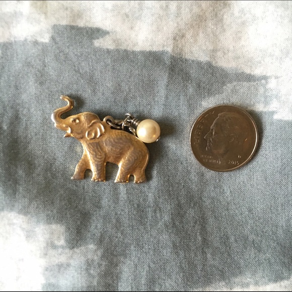 Lucky Elephant and Pearl Charm - Picture 2 of 3