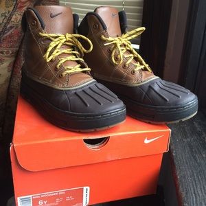 Nike ACG Woodside Boots