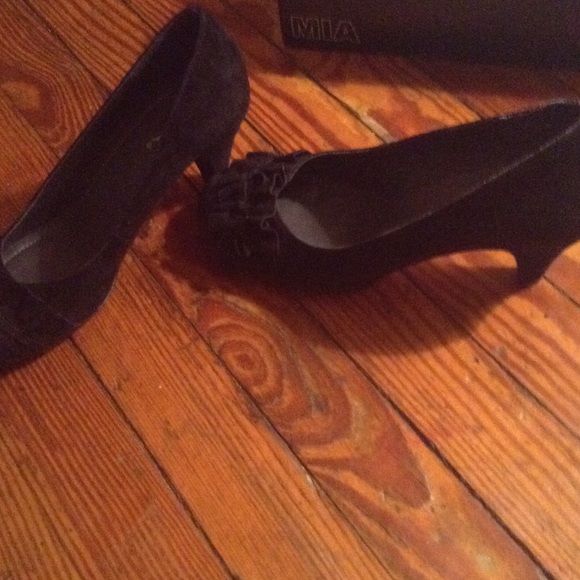 ❌Suede ruffled heels❌ - Picture 3 of 4