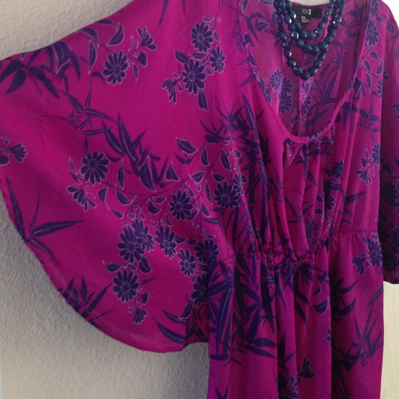 Flowy Forever 21 blouse - Picture 3 of 3