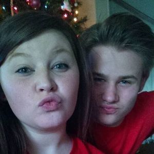 Meet your Posher, Alyssa paige