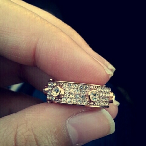 ❌❌SOLD❌❌BNWT MICHAEL KORS ROSE GOLD RING  size 7 - Picture 4 of 4