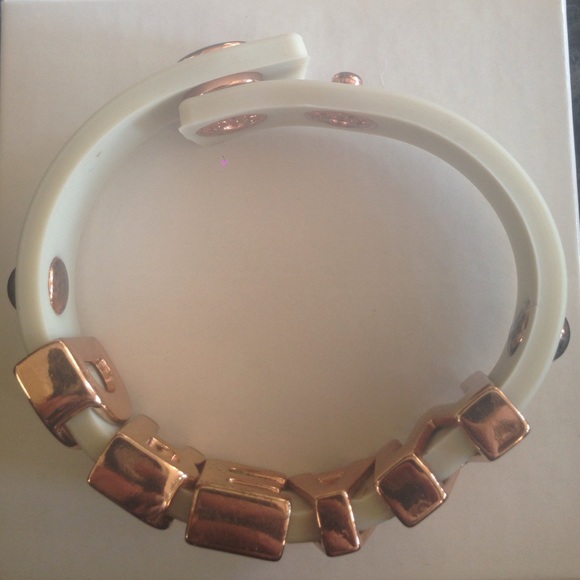 BCBG GENERATION: Dream Bracelet - Picture 2 of 2