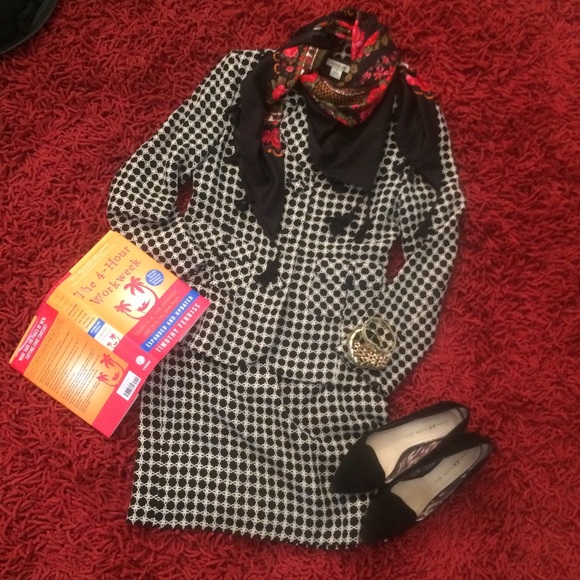 ⬇️Price drop! Summer Suit. Jacket: Sz 6 Skirt Sz 4