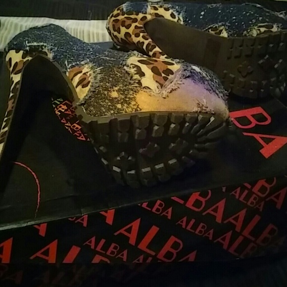 High heel pumps size 6.5 - Picture 2 of 2