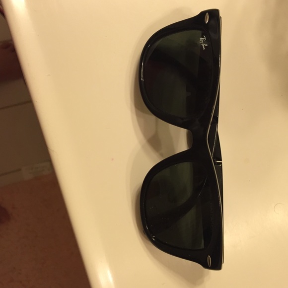 SALE Ray Ban folding wayfarer - Picture 2 of 4