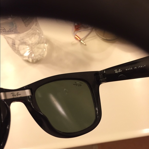 SALE Ray Ban folding wayfarer - Picture 3 of 4
