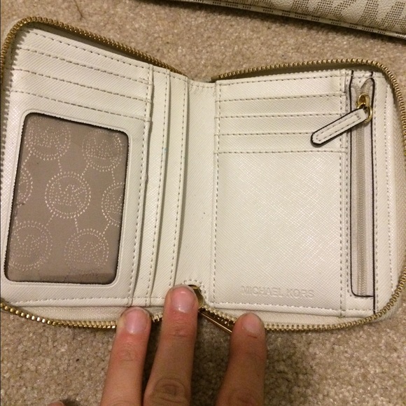 Sold !! - Picture 3 of 4