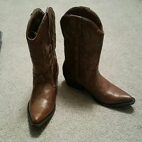 NWOT Cowgirl Boots - Picture 2 of 4