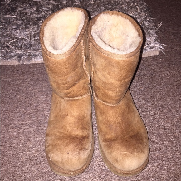 Authentic classic tan uggs