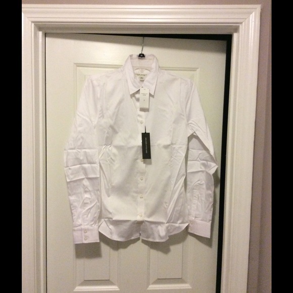 NWT Non-iron Fitted White Blouse