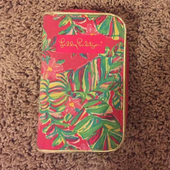 Really cute Lilly Pulitzer wallet