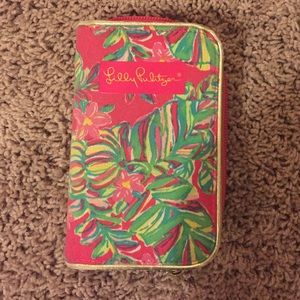 Really cute Lilly Pulitzer wallet