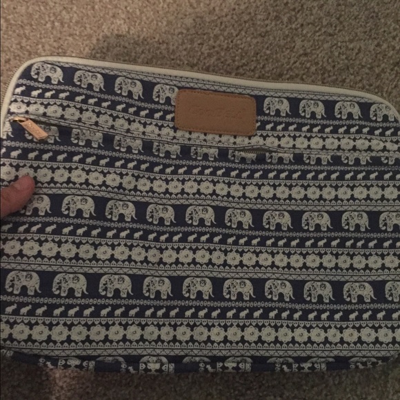 Laptop sleeve