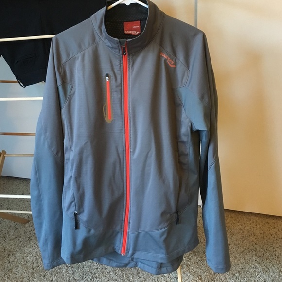SALE!! Saucony men's light weight zip-up jacket.