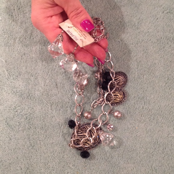 NECKLESS WITH MATCHING EAR RINGS - Picture 4 of 4