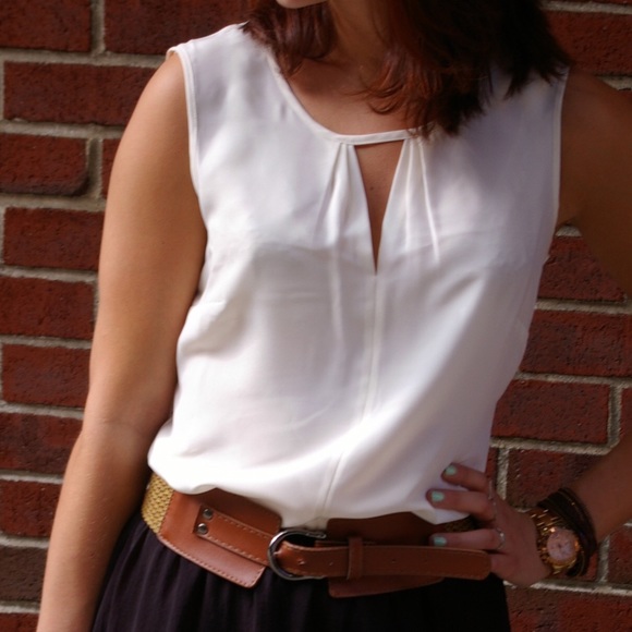NIC+ZOE Ivory keyhole tank.