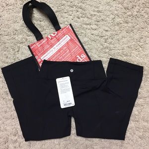 NWT! Lulu lemon Gather & Crow Crop II