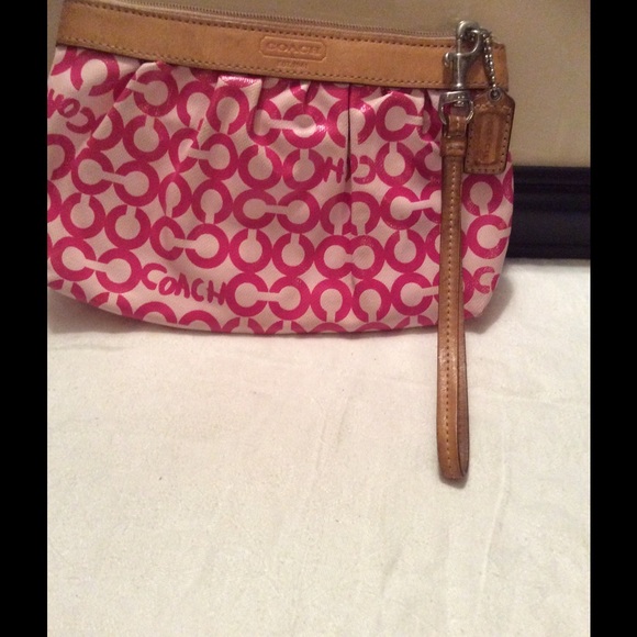 Coach wristlet SALE🎉🎈