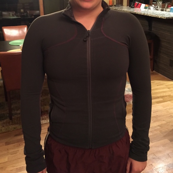 Size 8 Lululemon gray jacket - Picture 3 of 4
