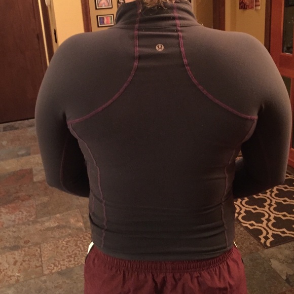 Size 8 Lululemon gray jacket - Picture 4 of 4