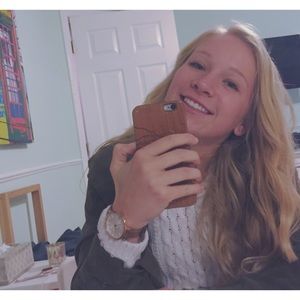 Meet your Posher, Nicole