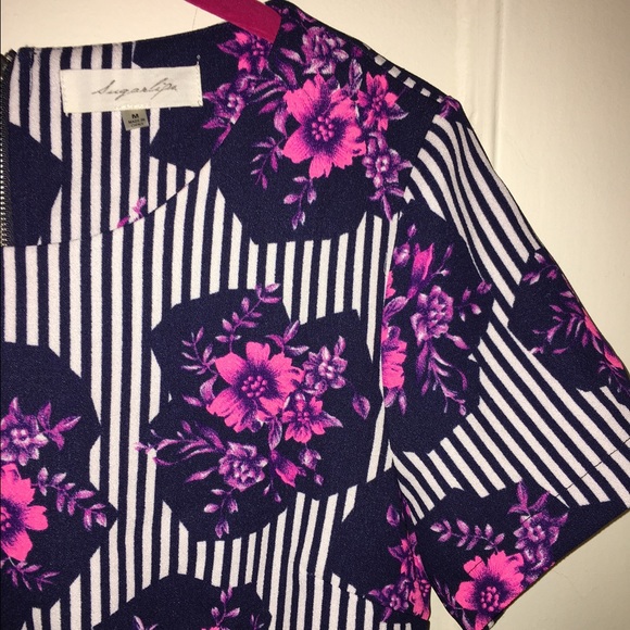 Short sleeve knee length dress - Picture 2 of 4