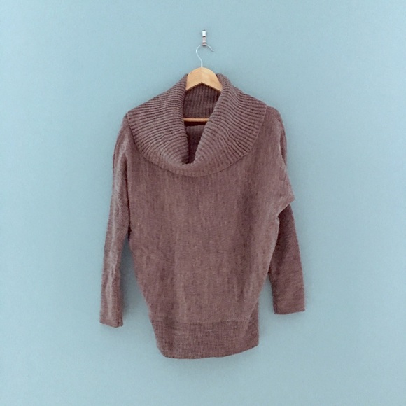 📦BUNDLED📦 Gray Cowl Neck Dolman Sleeve Sweater - Picture 2 of 3