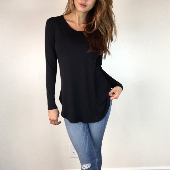 ▪️• Last Item • Perfect L/S Black Tee - Picture 2 of 4