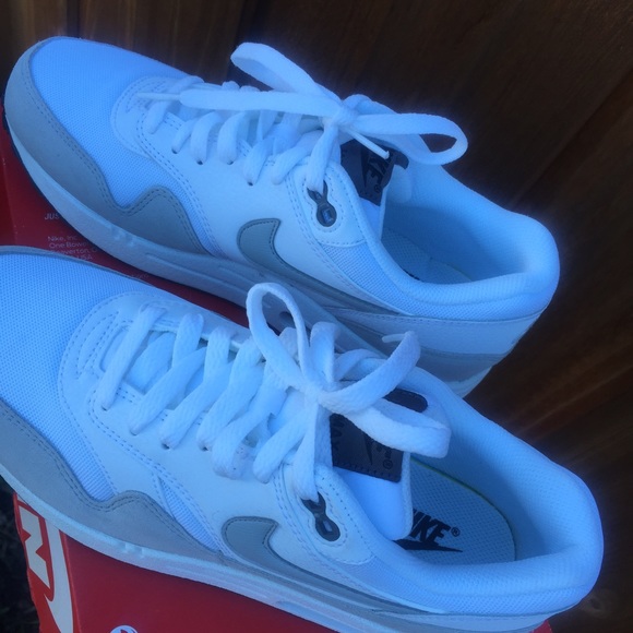 •SOLD• Nike air max 1 essential women's - Picture 3 of 4