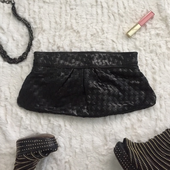 MINT condition (NWAT) clutch.