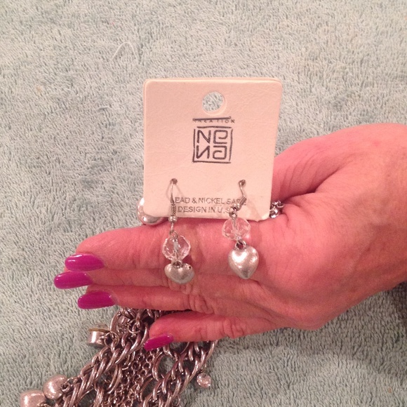 NECKLESS & MATCHING EAR RINGS - Picture 3 of 3