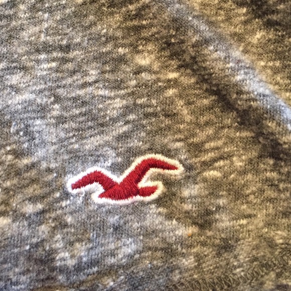 Hollister heathered gray shirt size medium - Picture 2 of 3