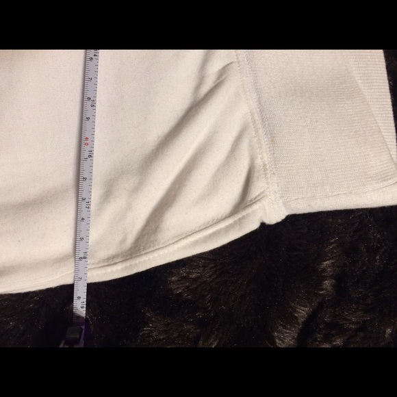 EXTRA PHOTOS OF BEBE CAPRIS FOR POSS. BUYER - Picture 3 of 4