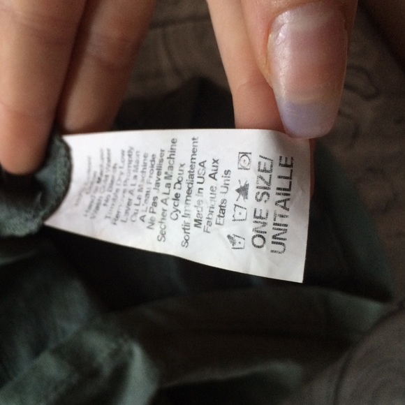 Brandy Melville Shirt - Picture 4 of 4