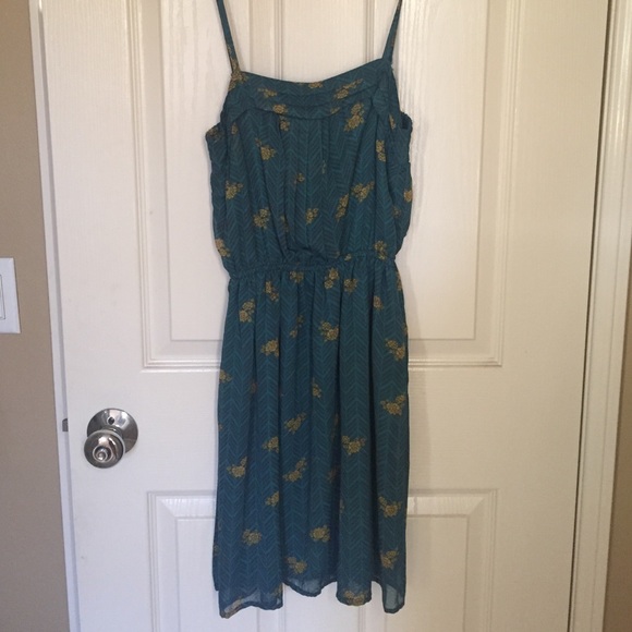 Midi dress-size XS- Never worn before! Great fit! - Picture 1 of 1