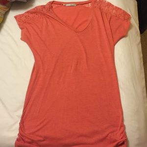 Short sleeved top
