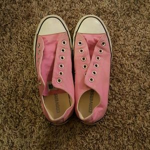 Pink low top convers