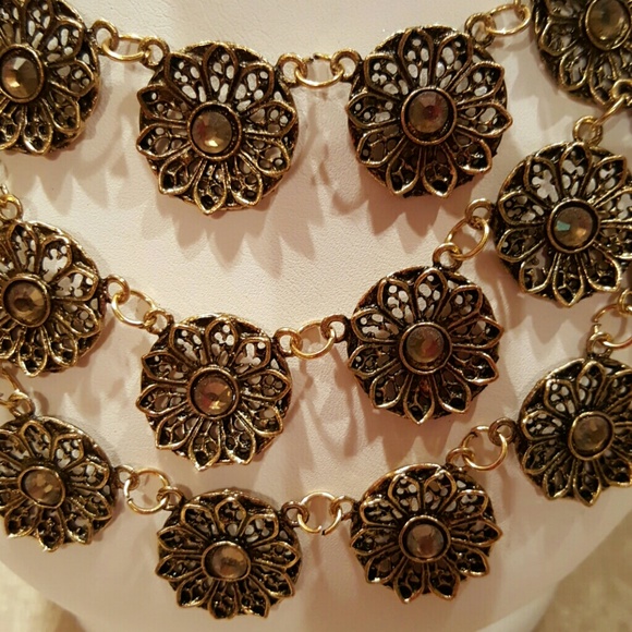 🆕 Necklace 💋💋 - Picture 2 of 4