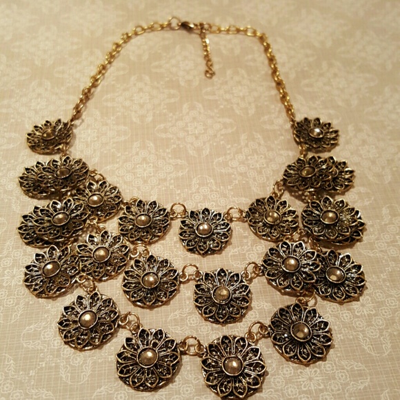 🆕 Necklace 💋💋 - Picture 4 of 4