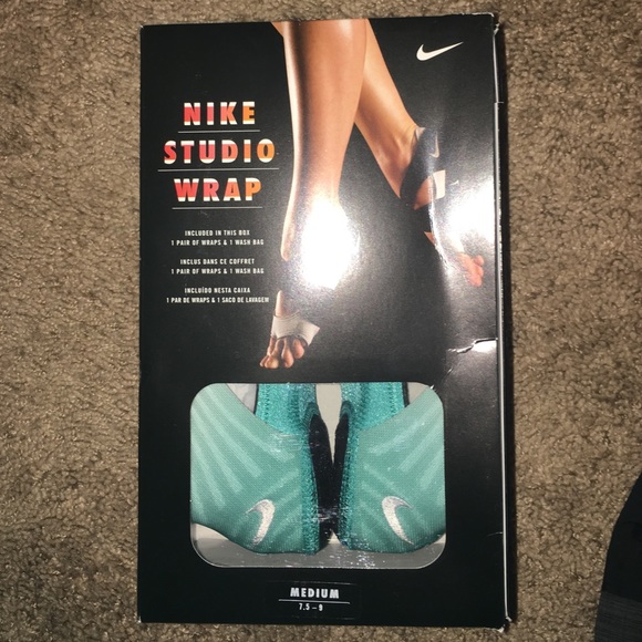 NIB Aqua nike studio wrap