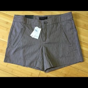 Lovely Taupe Banana Republic Shorts - Size 6