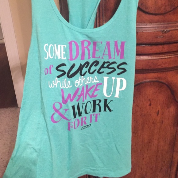 Lorna Jane tank. small.