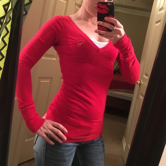 Abercrombie & Fitch V neck shirt 🎁